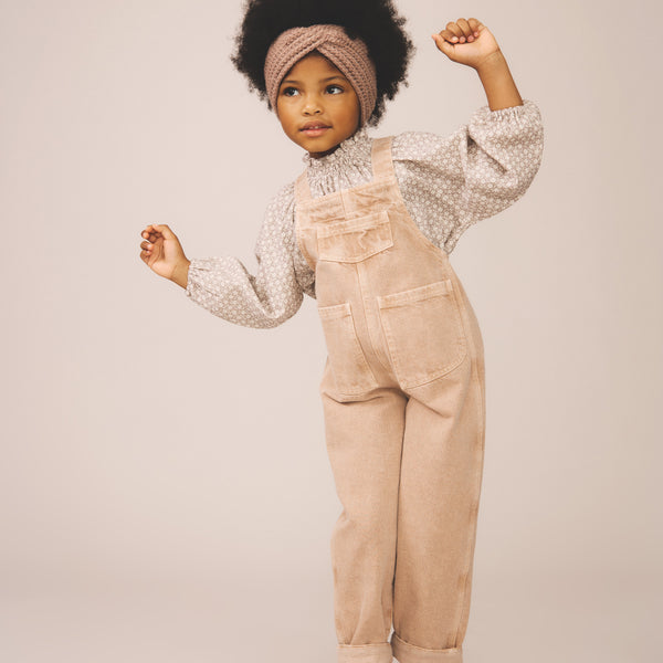 Tillie Overall, Pedra