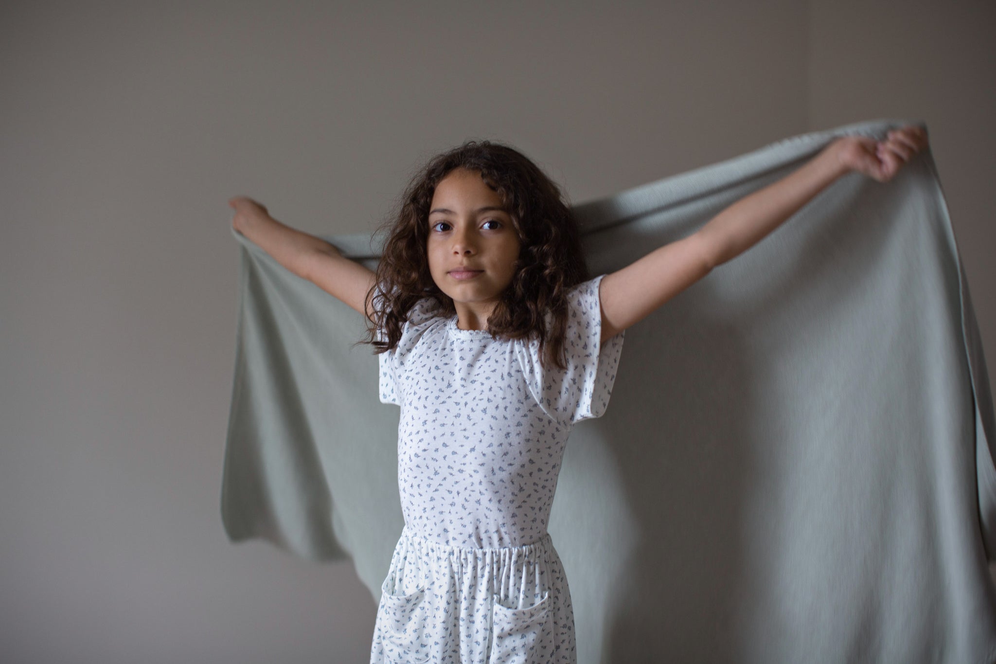 Scallop Trim Blanket, Moonstone