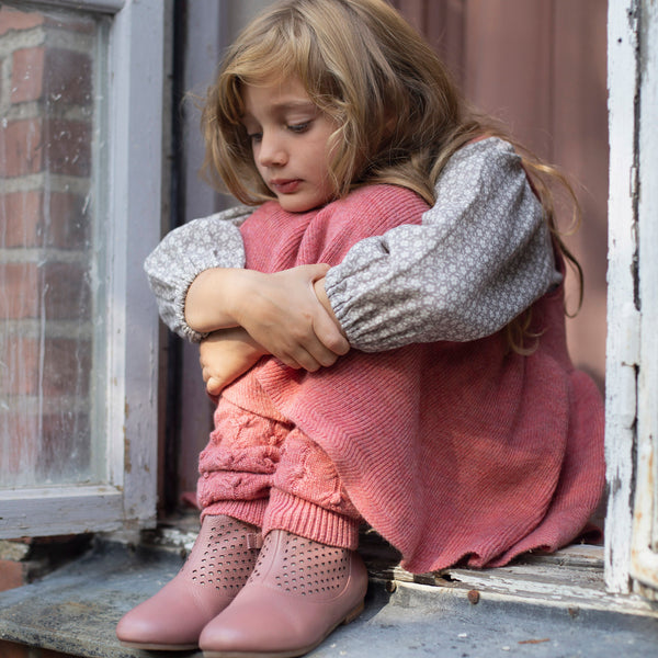 Tam Bootie, Rose Smoke