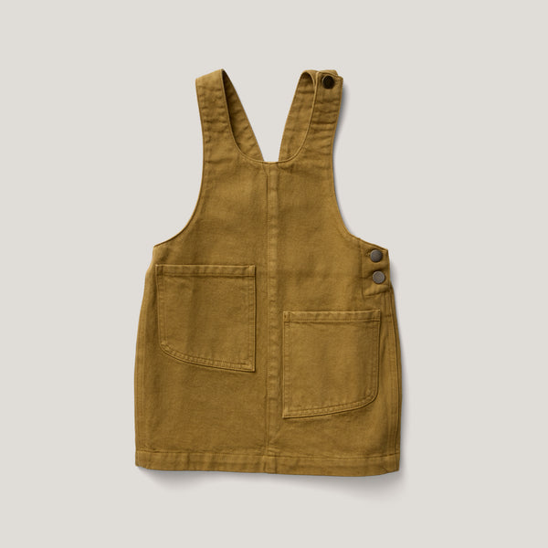 Delia Pinafore, Brush