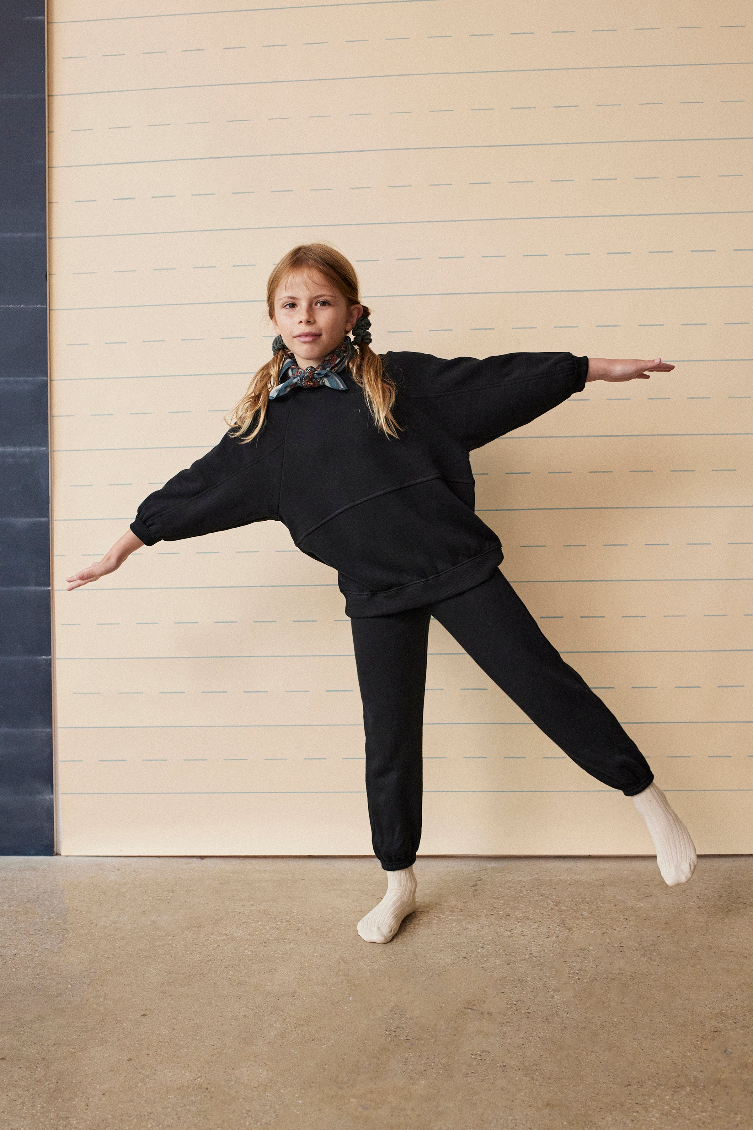 Oversized Sweatshirt, Black – Soor Ploom